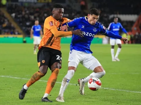 Sao M.U bùng nổ, suýt loại Everton khỏi FA Cup