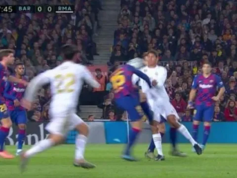Sao Real phá vỡ im lặng, vạch trần sự thật bị hàng thủ Barca chơi xấu