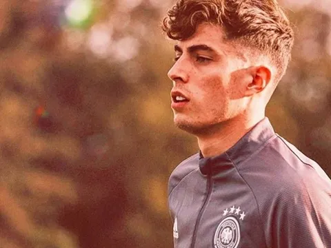 Sắp gia nhập Chelsea, 'bom tấn' 100 triệu euro xuất hiện trên sân tập cùng Werner