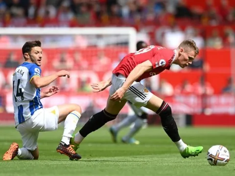 Scholes 'hủy diệt' 2 cầu thủ Man Utd