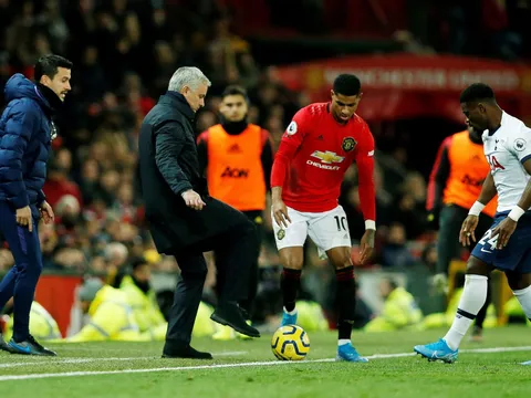 Nguyên nhân chiến thuật khiến Tottenham thua Man Utd? Harry Redknapp có đáp án