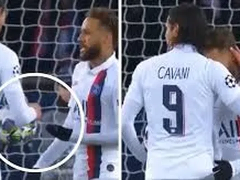 Sau 2 năm, Neymar mới đáp lễ Cavani, NHM PSG xoa tay hài lòng