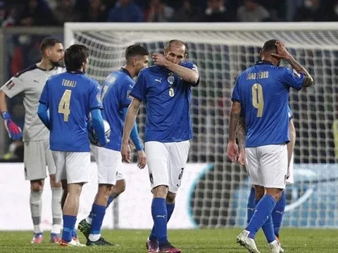 Sau bi kịch World Cup, Italia để lại hình ảnh kinh hoàng và dơ dáy