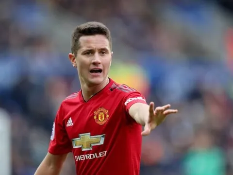 Sau Herrera, PSG lại muốn giật "phù thuỷ tuyến giữa" với Man Utd