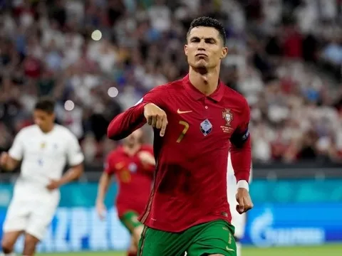 Sau Ronaldo, bom tấn thứ 4 của Man Utd lộ diện