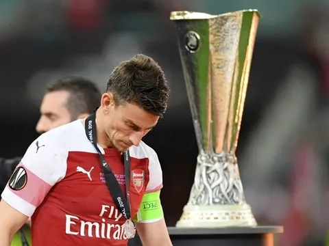 Sau tất cả, 'đội trưởng lạc lối' công khai xin lỗi fan Arsenal
