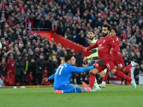 Alisson kiến tạo, Salah trút giận vào lưới Man City