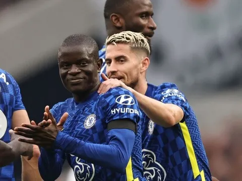 Phải cạnh tranh với Kante và Jorginho, Saul đã lường trước 1 chuyện