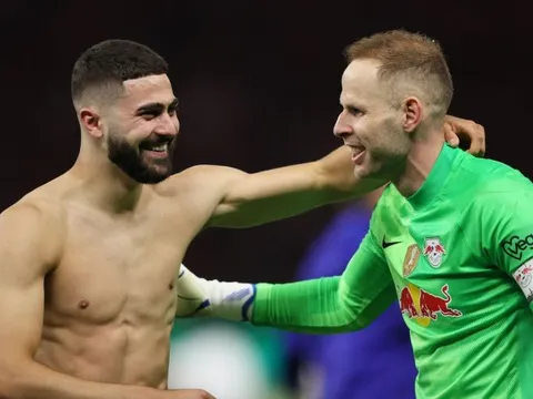 Gia cố hàng thủ, Ten Hag nhắm đá tảng Chelsea khao khát
