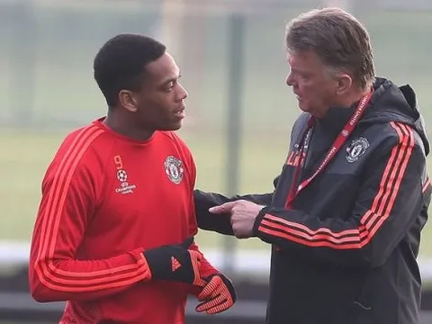 Schneiderlin: "Martial đá tốt là nhờ không hiểu gì Van Gaal nói"