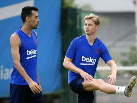 "Cậu ấy muốn chơi bóng ở Champions League, không khao khát đến M.U"