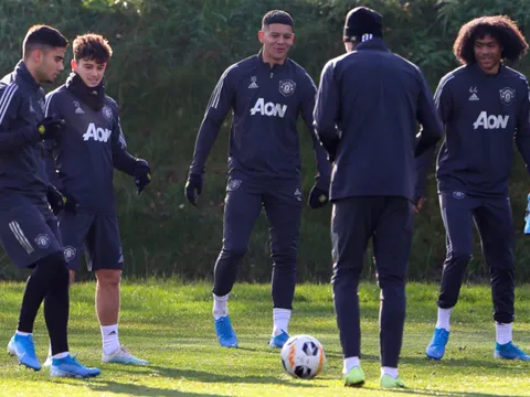 Man Utd hòa Liverpool, Owen nói thẳng số phận trận gặp Partizan