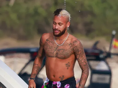 3 cầu thủ PSG cùng lúc dính Covid-19, có Neymar & Di Maria