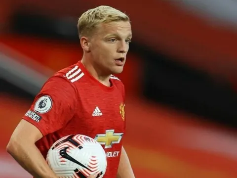 Khao khát ra sân cho M.U, Van de Beek sẵn sàng chơi trái sở trường