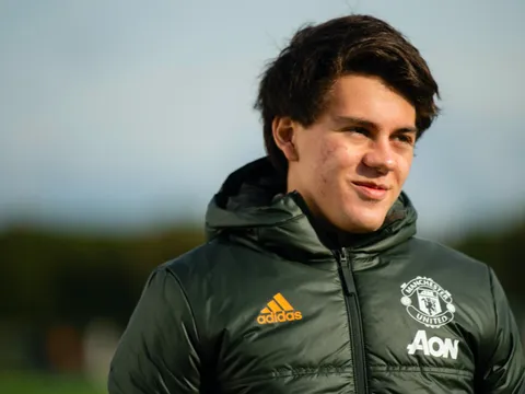 Sau tất cả, tân binh chính thức ký HĐ và ra mắt Man Utd