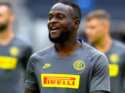 CĐV Chelsea: "Cái tên đó không còn giá trị, nên bán ngay và luôn!"