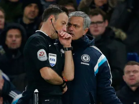 Bị sa thải, Jose Mourinho đổ lỗi cho... trọng tài