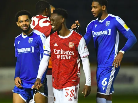 HLV Arteta hành động, CĐV Arsenal liền phát hiện ra một Drogba mới
