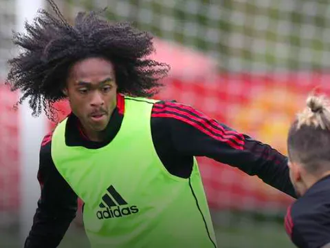 CHÍNH THỨC! Thêm cầu thủ rời Man Utd tới bến đỗ mới