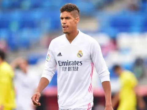 Chưa thể tới M.U, Varane sớm trở lại Real Madrid