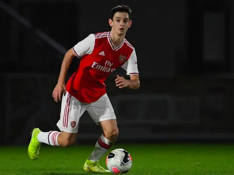 Đội trẻ hạ gục Quỷ đỏ 3-1, Arsenal sở hữu viên ngọc quý