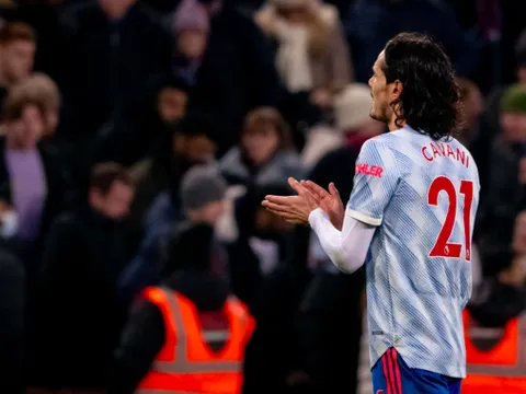 HLV Rangnick tiết lộ lý do Cavani, Sancho vắng mặt