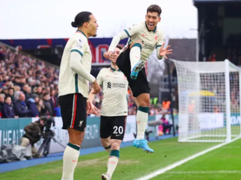 "Một cú đánh đầu mạnh mẽ từ Van Dijk"