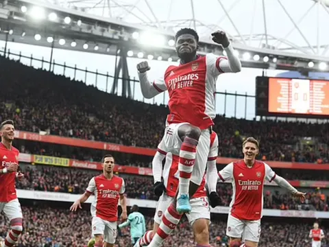 Arsenal thắng thuyết phục, Arteta khen ngợi một cái tên