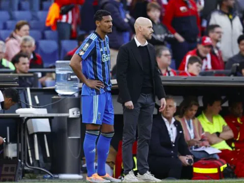 Ten Hag gây thất vọng lớn trước khi cập bến Man Utd