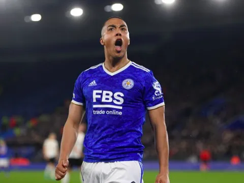 M.U, Arsenal nhận thông điệp mới nhất về Tielemans