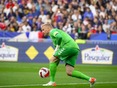 Kasper Schmeichel đồng ý rời Leicester