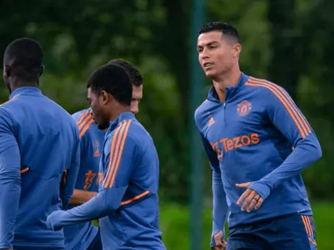 Lực lượng Man Utd đấu Brighton: 1 cái tên OUT, rõ Ronaldo