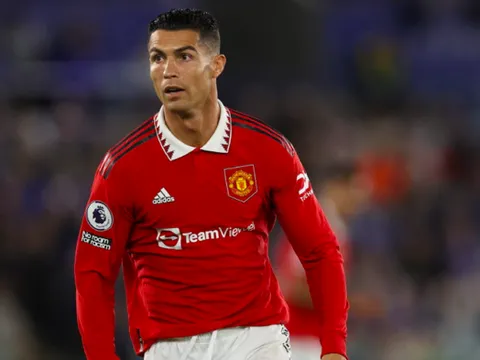 "Cậu ấy thích Ronaldo ngồi dự bị hơn"