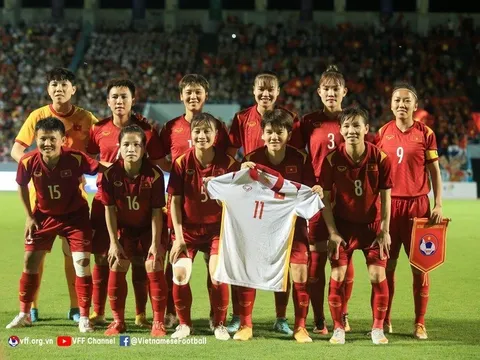 Hành động đẹp trong trận thắng của tuyển nữ Việt Nam tại SEA Games 31