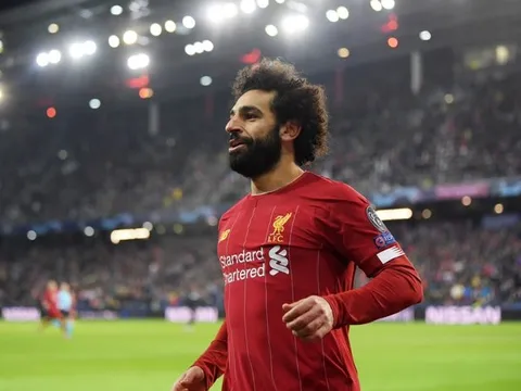 Giúp Liverpool thắng trận, "Pharaoh Ai Cập" cho Suarez và Torres "hít khói"