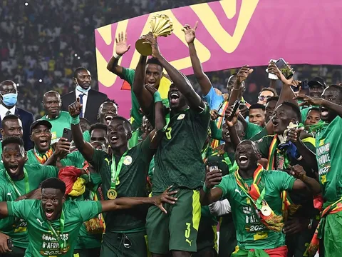 Okocha: 'Mane mạo hiểm mạng sống khi đá phạt đền trước Ai Cập'