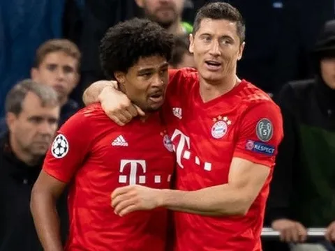 Liên tục ghi bàn, Lewandowski khiến 'cơn lốc cánh phải' nể phục