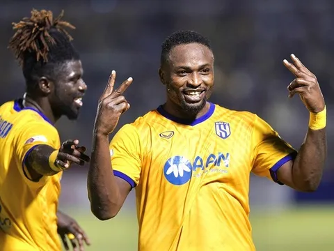 Đỗ Merlo sắm vai người hùng giúp CLB Sài Gòn thoát thua