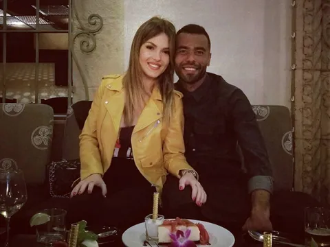 Sharon Canu, bóng hồng ngọt ngào giỏi trói chân Ashley Cole