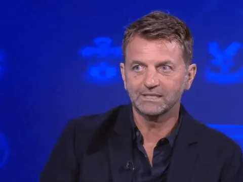 Tim Sherwood nhận định điểm yếu chí tử của Arsenal hiện tại