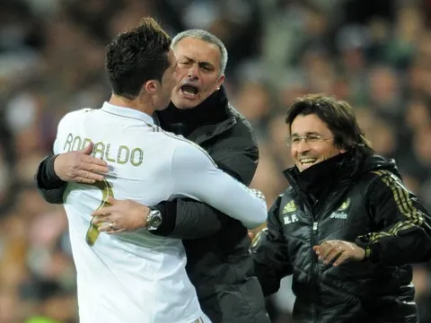Siêu đội hình Mourinho từng dẫn dắt khủng khiếp ra sao?