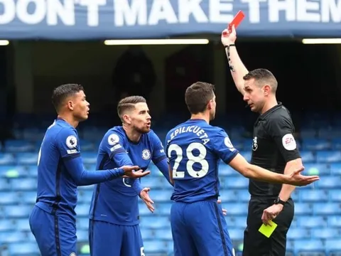 Silva bị đuổi, Chelsea "tử nạn" cay đắng ngay tại Stamford Bridge!