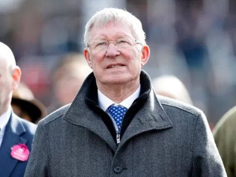 Sir Alex Ferguson: "Tôi đã khóc, cảm thấy bất lực..."