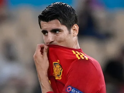 Alvaro Morata đáp trả chỉ trích sau pha bỏ lỡ sốc trước Thụy Điển