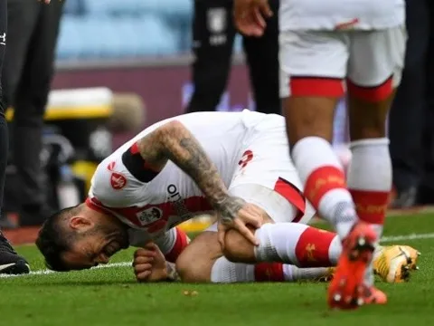 Cựu tiền đạo Liverpool chấn thương, HLV Southampton lo lắng