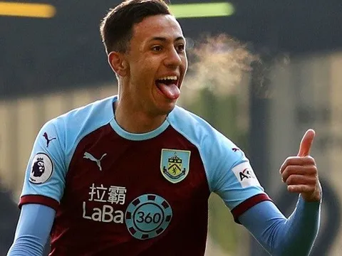Tỏa sáng ở Turf Moor, sao 19 tuổi khiến bộ 3 đối thủ thèm khát