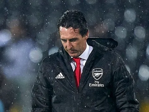 Chỉ 1 chữ, Emery nói rõ lập trường của BLĐ Arsenal về việc sa thải