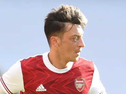Arteta gây sốc, Mesut Ozil coi như "hết đường sống" tại Arsenal