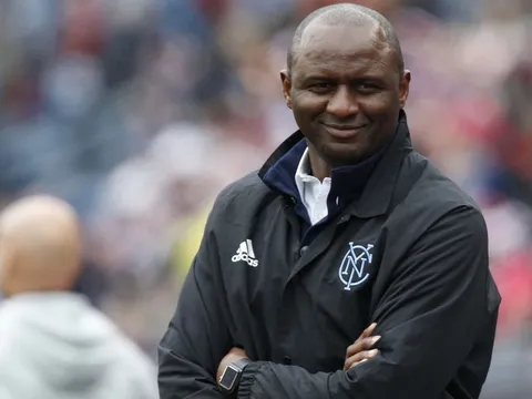 Ljungberg là HLV tạm quyền, thuyền trưởng chính thức có thể cũng là 1 huyền thoại