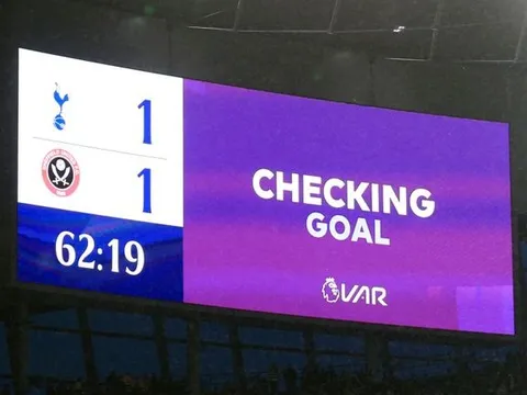 CHÍNH THỨC: Premier League ra quyết định trọng đại về VAR